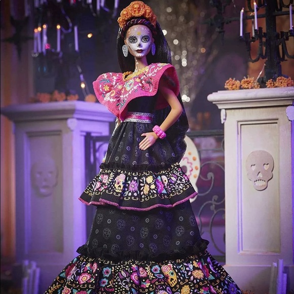 “BARBIE” Dia de los Muertos 2021 Doll - Picture 4 of 5